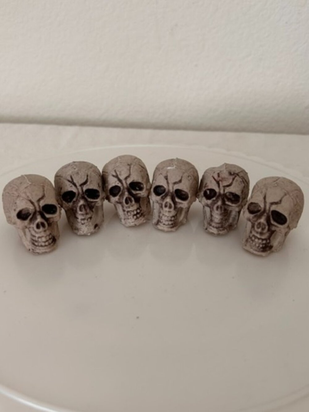 Set of 6 Small Plastic Skeleton Skulls for Halloween